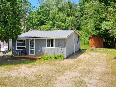 6346 London Road, Lambton Shores, On N0n 1j2