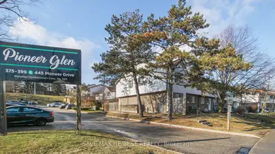 Condo Townhouse in Kitchener