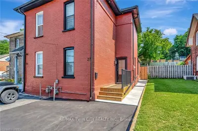 37 Buffalo Street, Brantford, On N3r 1c7