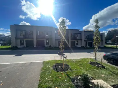 Condo Townhouse in Woodstock