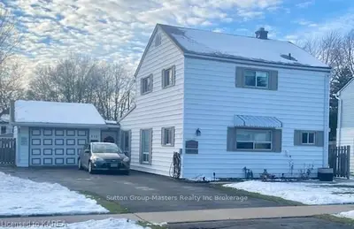 212 Kingscourt Avenue, Kingston, On K7k 4p8