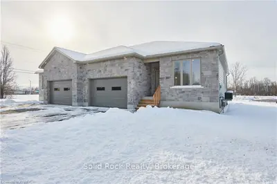 4 Rooney Street, South Dundas, On K0e 1k0