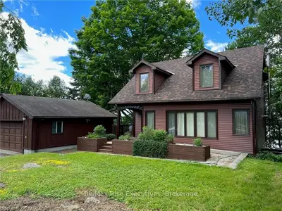 165 Clark Drive, Front Of Leeds & Seeleys Bay, On K7g 2v5