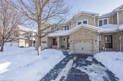 942 SWANFIELD Street, Kingston, ON K7M 0A5