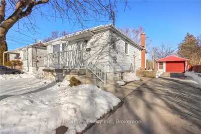 301 Kingscourt Avenue, Kingston, On K7k 4r2