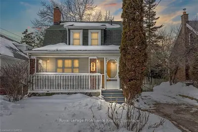 296 College Street, Kingston, On K7l 4m4