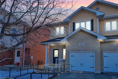912 Swanfield Street, Kingston, On K7m 0a5