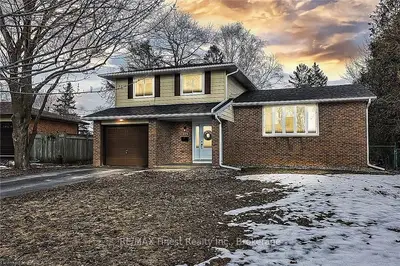 594 Stanford Street, Kingston, On K7m 6a1