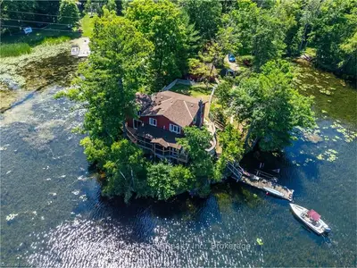90 A Centre Street, Westport, On K0e 1n0
