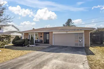911 Brodie Avenue, Kingston, On K7m 4p8