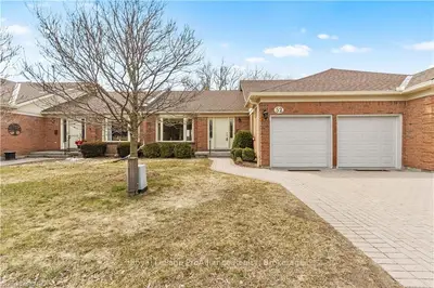 100 MEDLEY Court 52, Kingston, ON K7K 6X2
