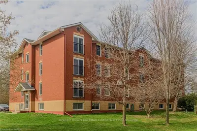 540 Talbot Place 205, Gananoque, On K7g 3c6