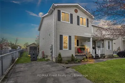 22 Clifford Street, Loyalist, On K7n 1y6