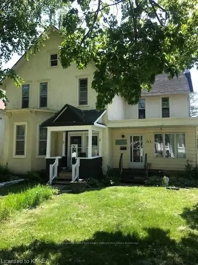 185 SYDENHAM Street B, Gananoque, ON K7G 1C1