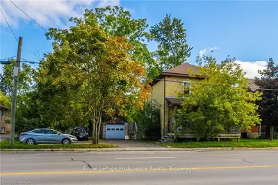 261 CENTRE Street N, Greater Napanee, ON K7R 1P2