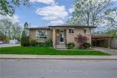 9 Broad Street, Prince Edward County, On K0k 2t0