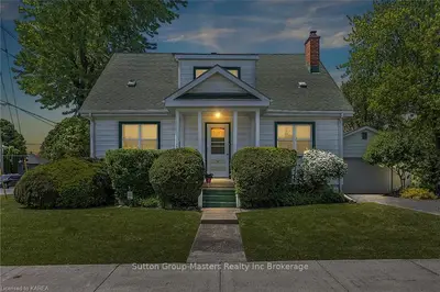 184 Kingscourt Avenue, Kingston, On K7k 4p8