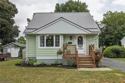 225 Simcoe Street, Greater Napanee, On K7r 2x9