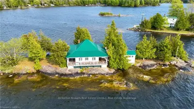 3 Sisters North Island Lower Beverly Lake, Rideau Lakes, On, K0e 1g0