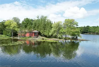 918 Moonlight Lane, Leeds And The Thousand Islands, On K0e 1l0