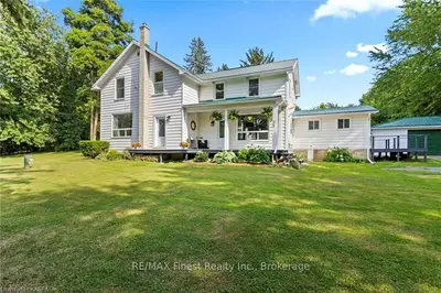 25 Richardson Drive, Front Of Leeds & Seeleys Bay, On K7g 2v4