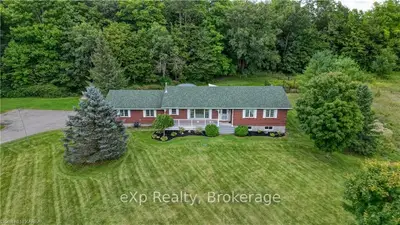 485 County Road 2, Front Of Leeds & Seeleys Bay, On, K7g 2v4