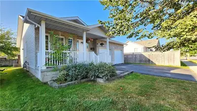 1131 Greenwood Park Drive, Kingston, On K7k 7h7