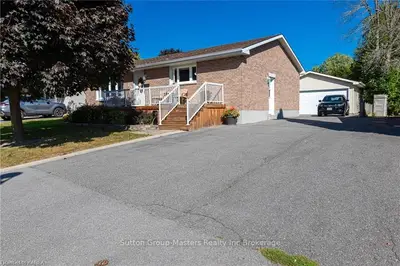 134 Chelsea Road, Kingston, On K7m 3y6
