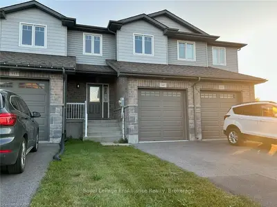 945 Blossom Street, Kingston, On K7p 0n2