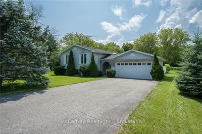 26 Denison Road, Greater Napanee, On K7r 3l2