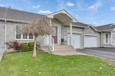 128 Ellesmeer Avenue, Kingston, On K7p 3h6