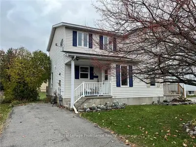 34 Clifford Street, Loyalist, On K7n 1y6