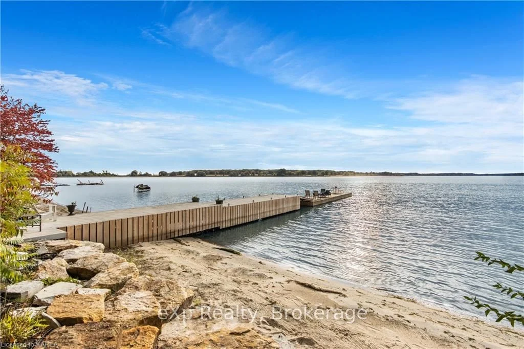 285 Howe Island Ferry Road, Gananoque, On K7g 2v5