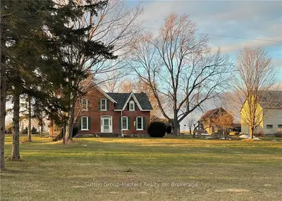 335 BAYSHORE Road, Greater Napanee, ON K0H 1G0