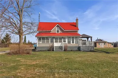 1933 Eden Grove Road, Front Of Leeds & Seeleys Bay, On K7g 2v4