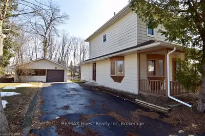 16 Concession Street S, Stone Mills, On K0k 3g0