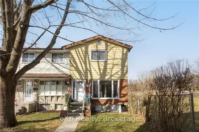 26 Addington Street 16, Loyalist, On K7n 1c5