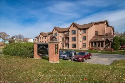 7 Centre Street S 203, Greater Napanee, On K7r 3x3