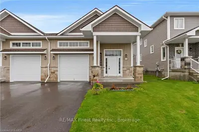 102 Hazlett Street, Loyalist, On K7n 0c1