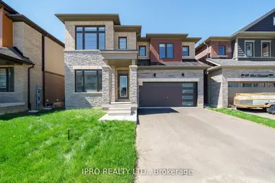 Detached in Brantford