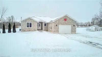 39a Concession Street N, Stone Mills, On K0k 3g0