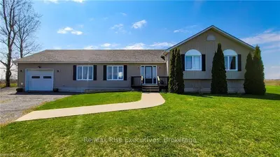 753 County Road 95, Frontenac Islands, On, K0h 2y0