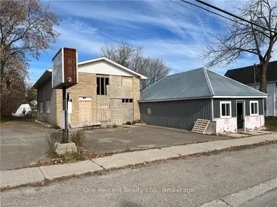 21 KING Street W, Lansdowne Village, ON K0E 1L0