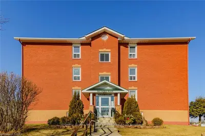 550 Talbot Place 205, Gananoque, On K7g 3c6
