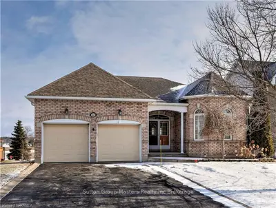 61 COUNTRY CLUB Drive, Loyalist, ON K0H 1G0