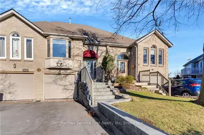 1074 Featherstone Court, Kingston, On K7m 8r4