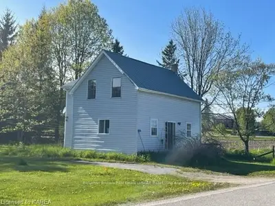 248 Cliffe Road, Front Of Leeds & Seeleys Bay, On K0e 1l0