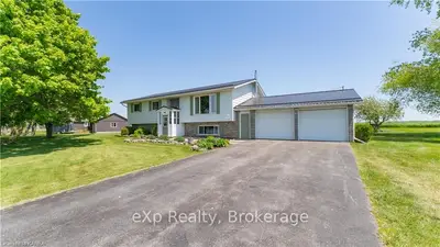71 Reeds Bay Road, Frontenac Islands, On K0h 2y0