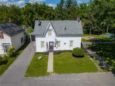 15 Catherine Street, Greater Napanee, On K7r 3c4