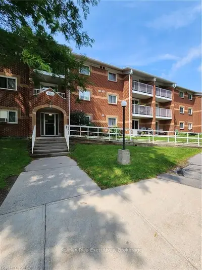 561 ARMSTRONG Road 217, Kingston, ON K7M 8J9
